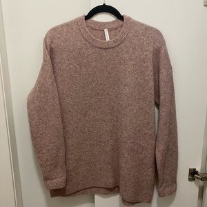 Aritzia oversized knit sweater, dusty pink colour